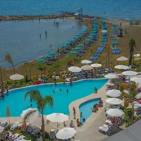 Daire Lovely Apt 250m From The Beach